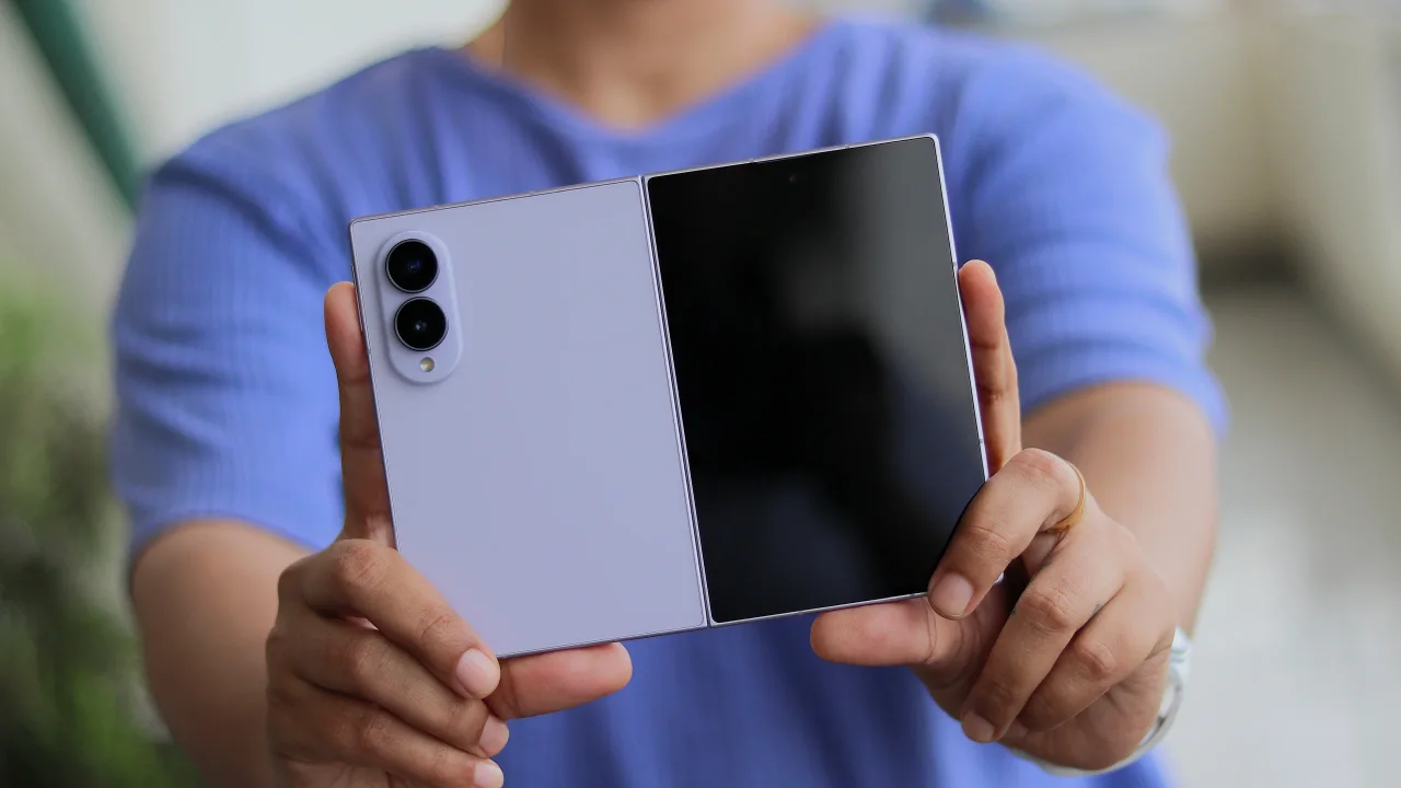 NVIDIA CEO Jensen Huang Galaxy Z Fold 8 Kullanırken Görüntülendi